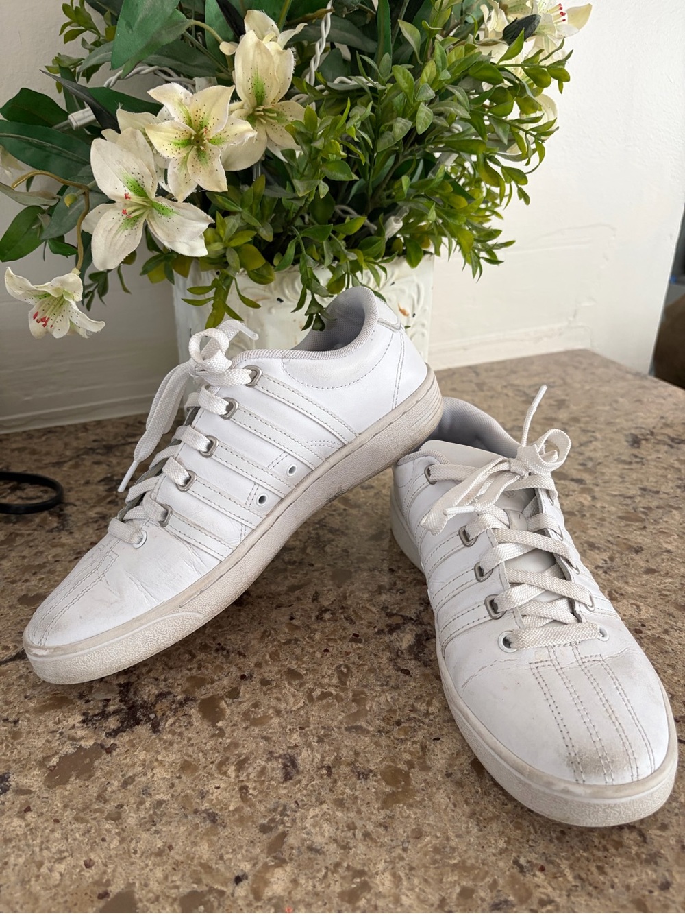 Kswiss White Women's Leather Lace-Up Sneakers